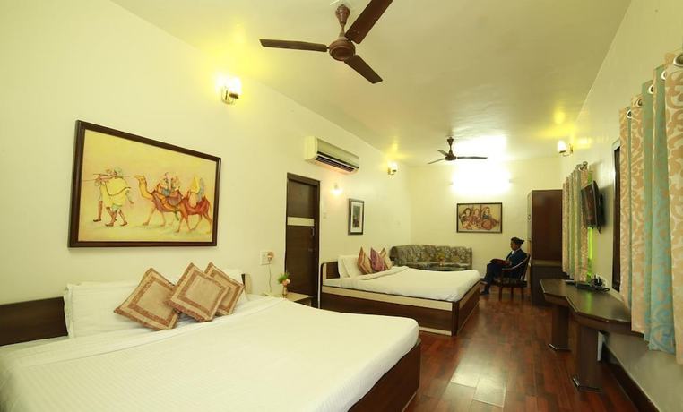 Imagen de la habitación del Hotel Karnavati. Foto 11
