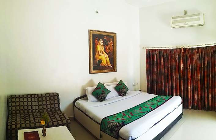 Imagen de la habitación del Hotel Karnavati. Foto 12