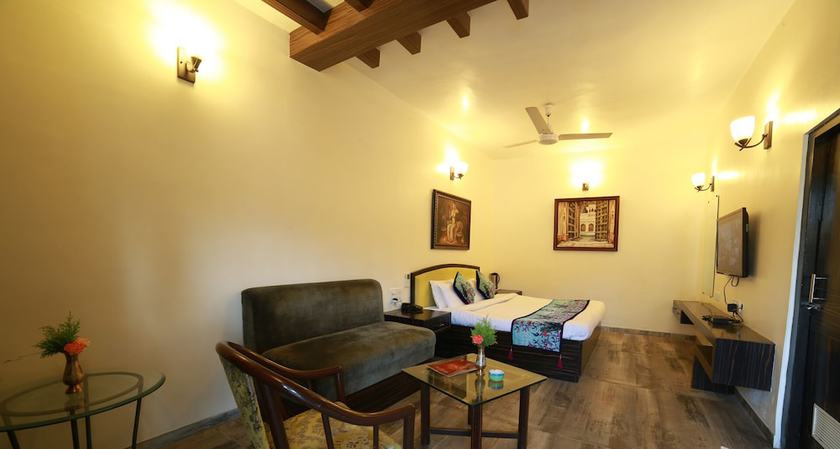 Imagen de la habitación del Hotel Karnavati. Foto 13