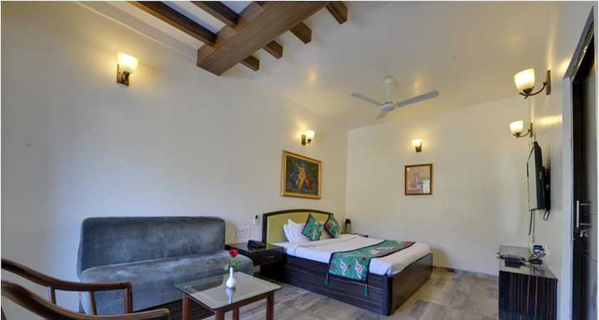 Imagen de la habitación del Hotel Karnavati. Foto 19