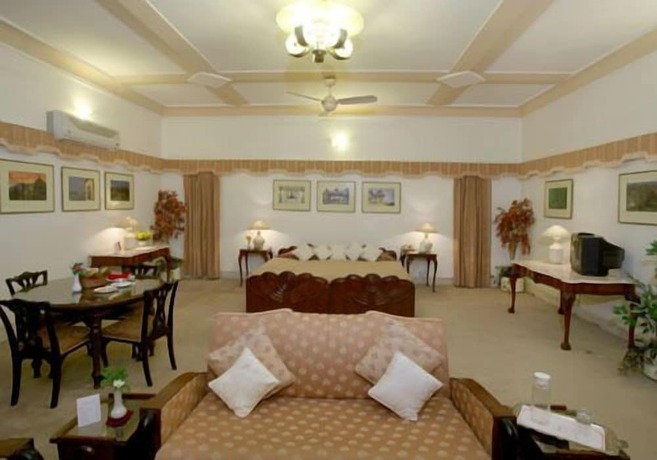 Imagen de la habitación del Hotel Karni Bhawan Palace. Foto 20