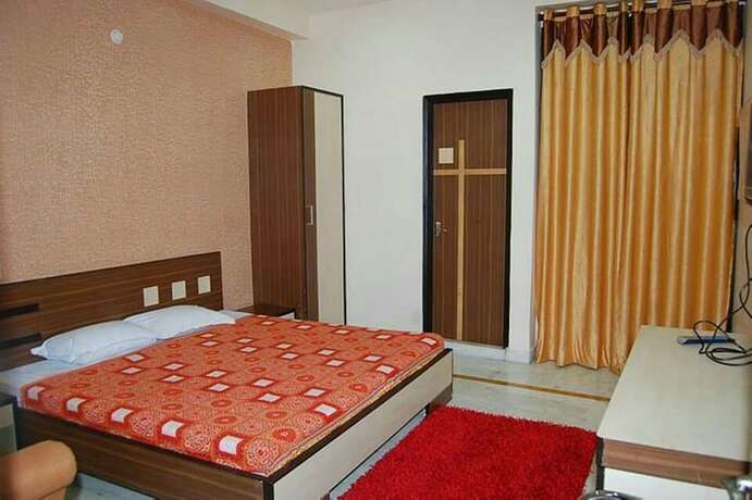 Imagen de la habitación del Hotel Karni Niwas. Foto 12