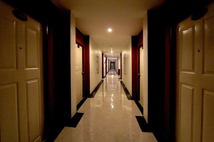 Imagen de los interiores del Hotel Karnmanee Place. Foto 12