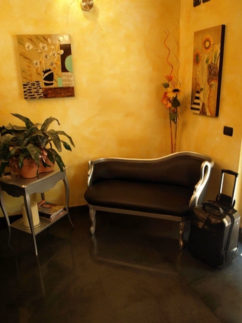 Imagen de los interiores del Hotel Karol. Foto 15