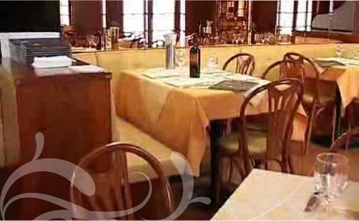 Imagen del bar/restaurante del Hotel Karol. Foto 3