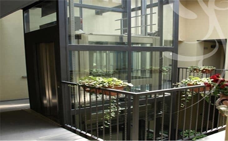 Imagen de los interiores del Hotel Karol. Foto 19