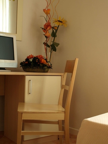 Imagen de la habitación del Hotel Karol. Foto 14