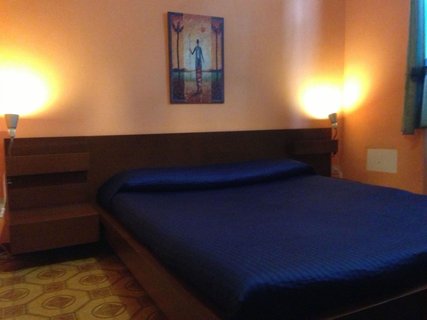 Imagen de la habitación del Hotel Karolstay Guesthouse Roma. Foto 7
