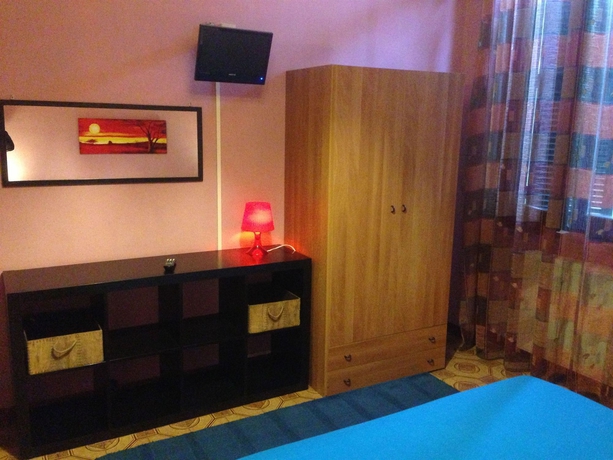 Imagen de la habitación del Hotel Karolstay Guesthouse Roma. Foto 11