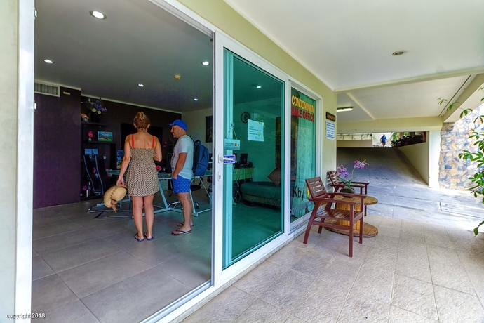 Imagen de los interiores del Hotel Karon Butterfly Residence. Foto 17