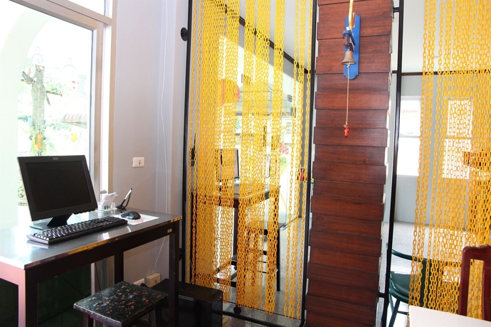 Imagen de los interiores del Hotel Karon Living Room. Foto 5