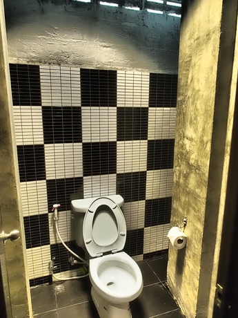 Imagen de los interiores del Hotel Karon Living Room. Foto 6