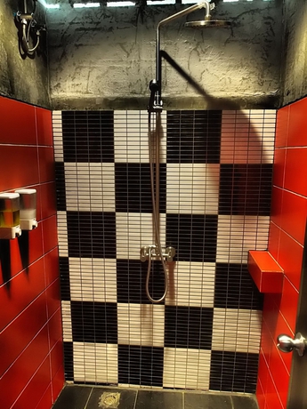 Imagen de la habitación del Hotel Karon Living Room. Foto 2