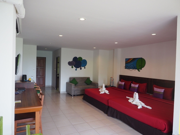 Imagen de la habitación del Hotel Karon Living Room. Foto 4