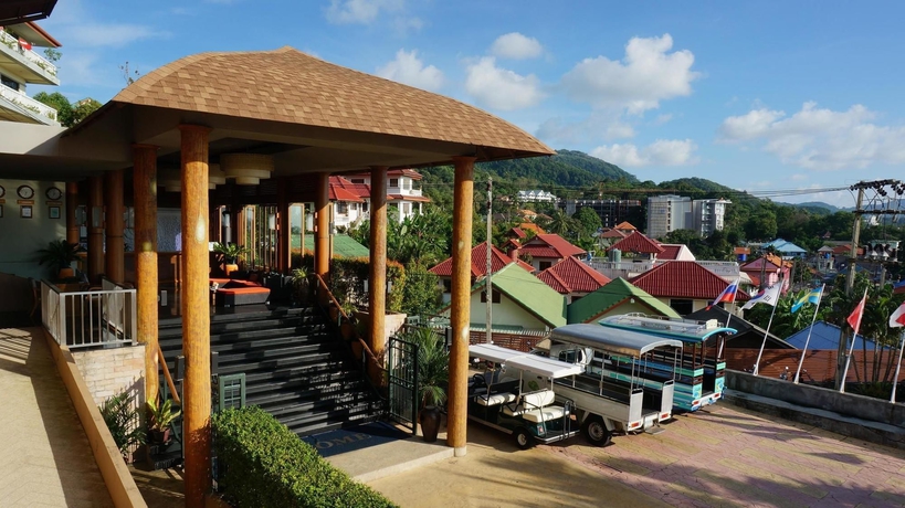 Imagen de los exteriores del Hotel Karon Phunaka Resort. Foto 8