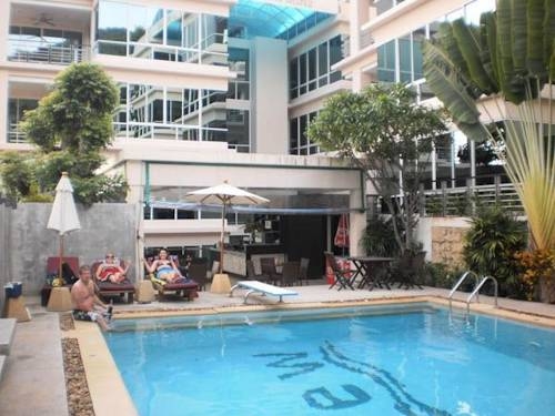 Imagen general del Hotel Karon View Apartments. Foto 4