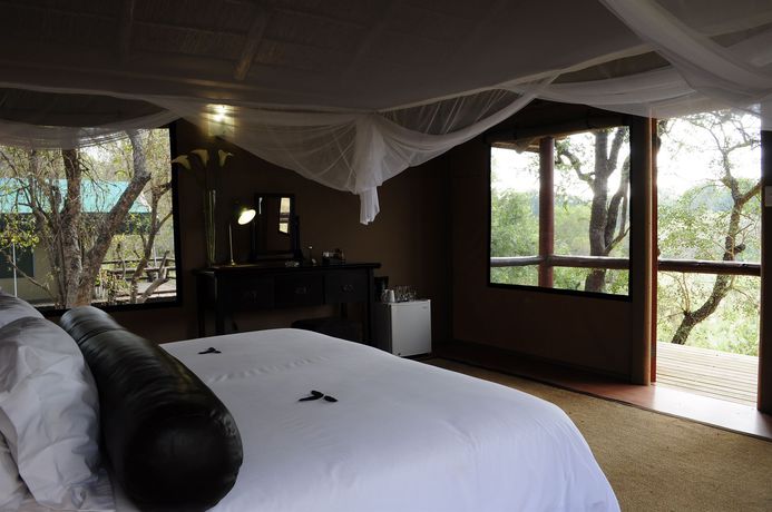Imagen del bar/restaurante del Hotel Karongwe Portfolio - Chisomo Safari Camp. Foto 3