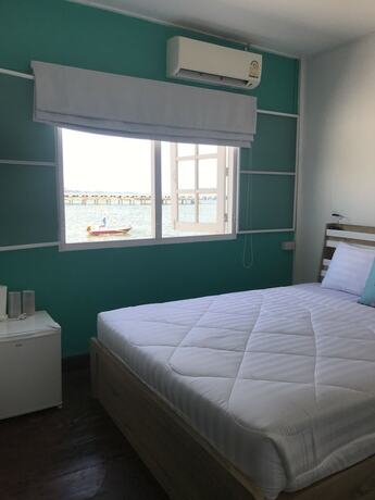 Imagen de la habitación del Hotel Karoon23. Foto 15