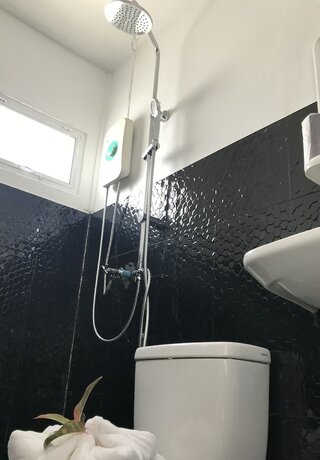 Imagen de la habitación del Hotel Karoon23. Foto 16