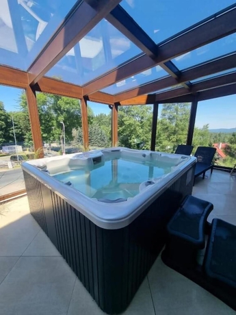 Imagen de la piscina del Hotel KarpackiandSPA z Restauracją. Foto 14