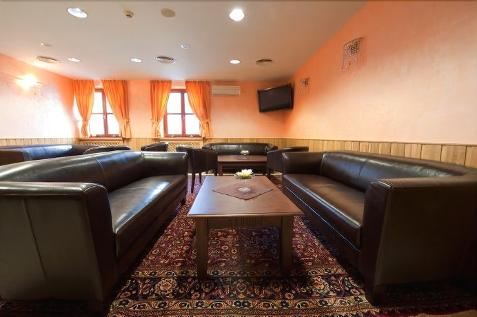 Imagen del bar/restaurante del Hotel Karpatsky Dvor. Foto 2