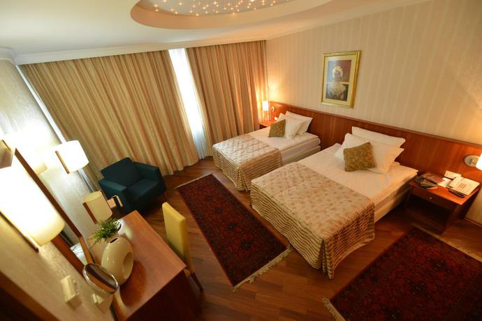 Imagen de la habitación del Hotel Karpos. Foto 5