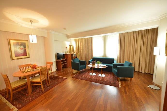 Imagen de la habitación del Hotel Karpos. Foto 11