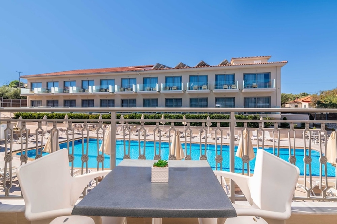 Imagen de la habitación del Hotel Karras Grande Resort. Foto 6