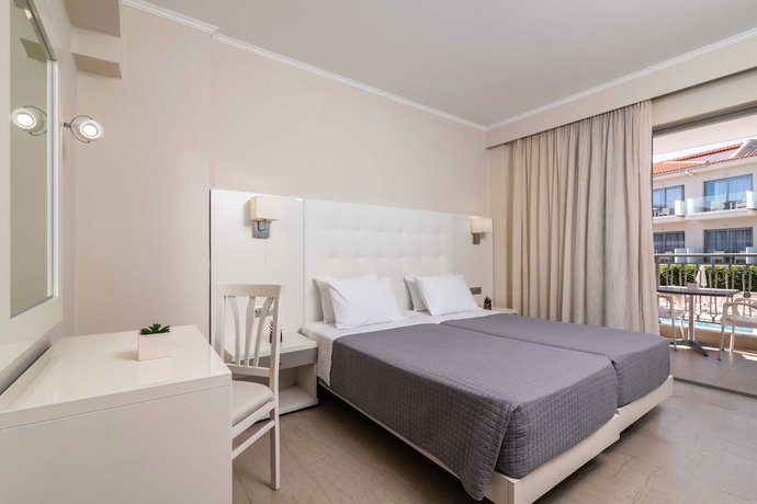 Imagen de la habitación del Hotel Karras Grande Resort. Foto 7