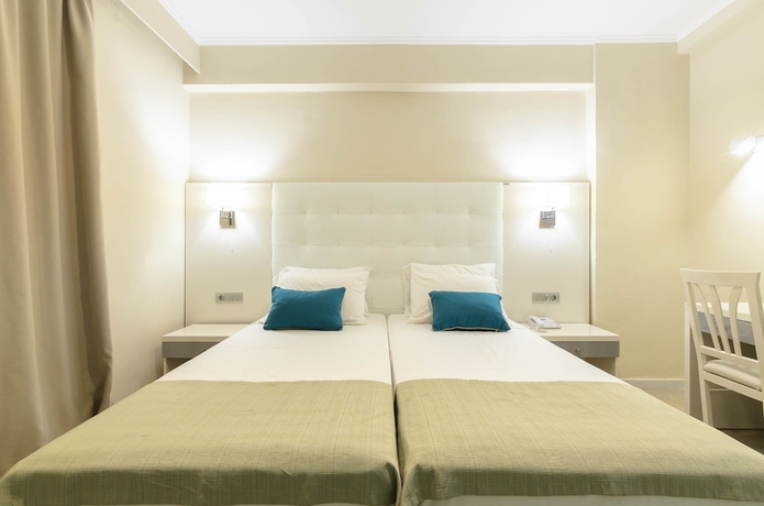 Imagen de la habitación del Hotel Karras Grande Resort. Foto 9