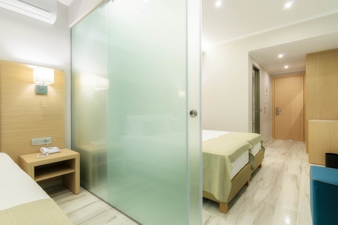 Imagen de la habitación del Hotel Karras Grande Resort. Foto 11