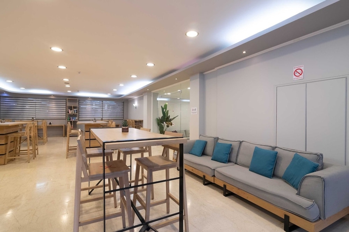 Imagen del bar/restaurante del Hotel Karras Grande Resort. Foto 2