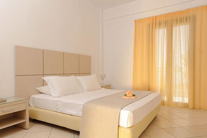 Imagen de la habitación del Hotel Karras Star. Foto 11
