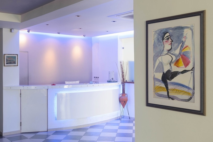 Imagen de los interiores del Hotel Karras Star. Foto 15