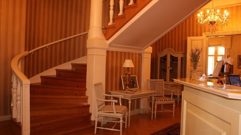 Imagen de los interiores del Hotel Kartanohotelli Karhulan Hovi. Foto 19
