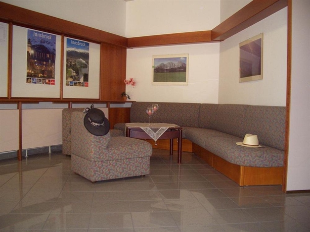 Imagen de los interiores del Hotel Karwendel. Foto 3