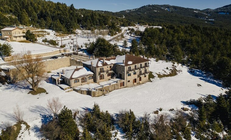 Imagen general del Hotel Karyatis Resort. Foto 4