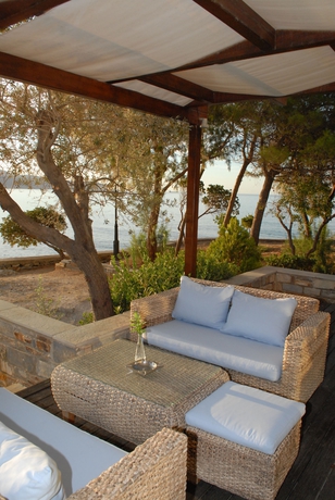 Imagen de los exteriores del Hotel Karystion. Foto 11