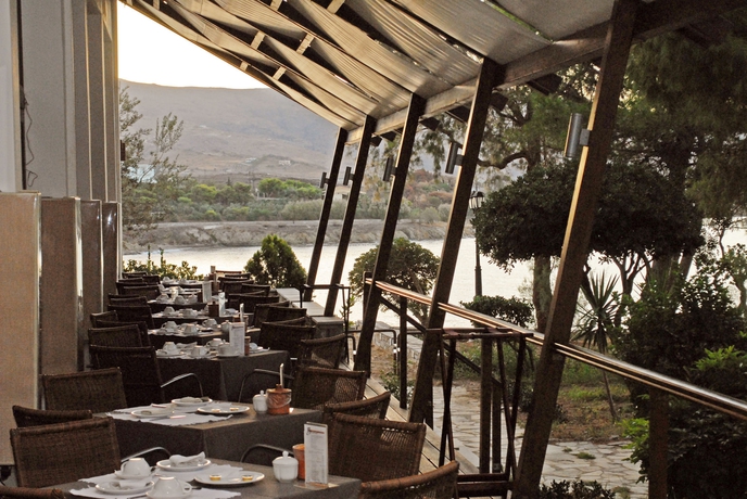 Imagen del bar/restaurante del Hotel Karystion. Foto 10