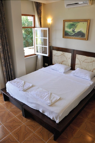 Imagen de la habitación del Hotel Kas Marin. Foto 14