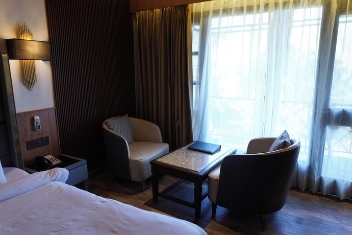 Imagen de la habitación del Hotel Kasauli Hills Resort. Foto 2