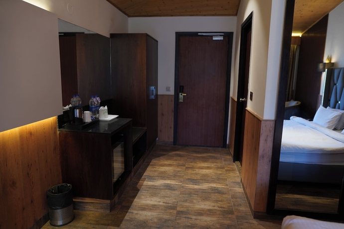 Imagen de la habitación del Hotel Kasauli Hills Resort. Foto 3