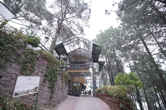 Imagen de los interiores del Hotel Kasauli Hills Resort. Foto 16