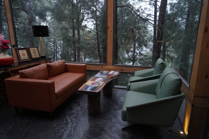 Imagen de los interiores del Hotel Kasauli Hills Resort. Foto 18