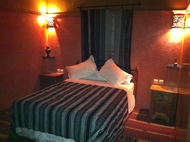 Imagen de la habitación del Hotel Kasbah Ait Benhadda. Foto 10