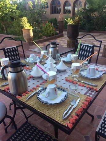 Imagen del bar/restaurante del Hotel Kasbah Ait Benhadda. Foto 4