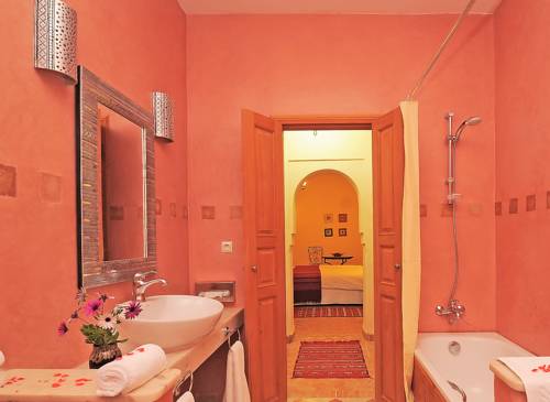 Imagen de la habitación del Hotel Kasbah Angour. Foto 3