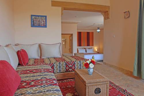 Imagen de la habitación del Hotel Kasbah Angour. Foto 16
