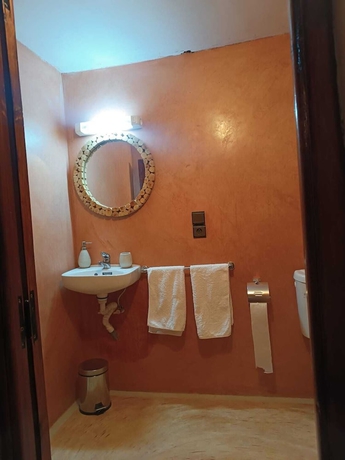 Imagen de la habitación del Hotel Kasbah Dar Bahnini. Foto 14