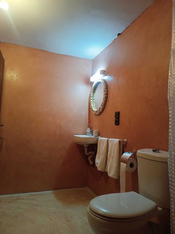 Imagen de la habitación del Hotel Kasbah Dar Bahnini. Foto 15